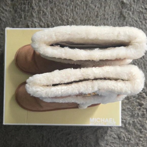 NIB Michael Kors Sz 8 Tan Suede Boots - Picture 14 of 14